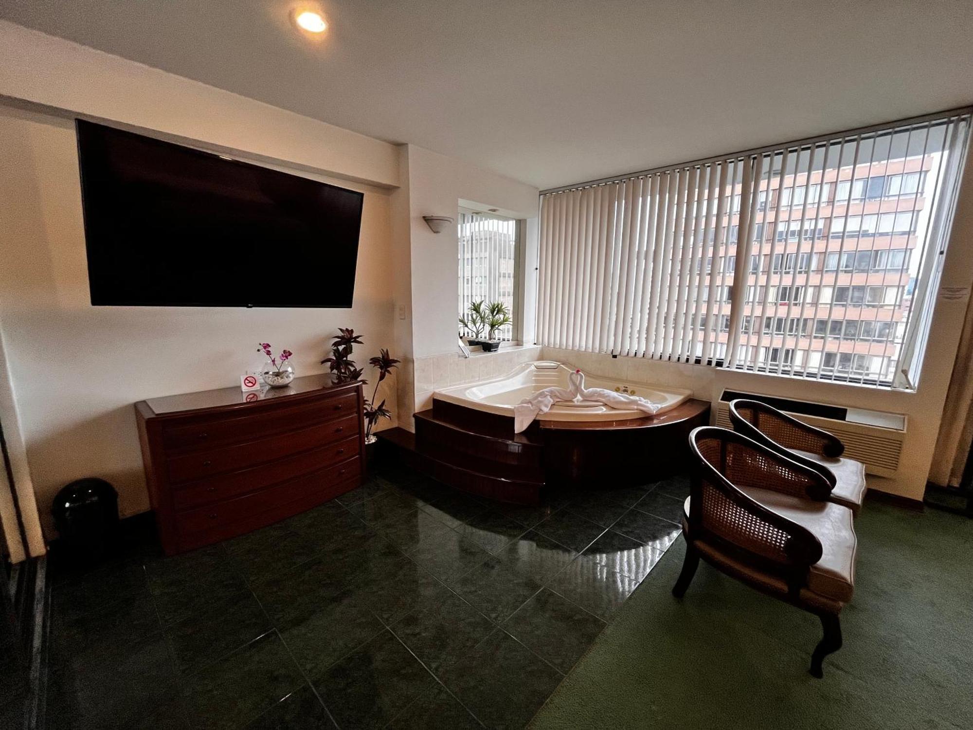 Hotel Boulevard Lima Luaran gambar