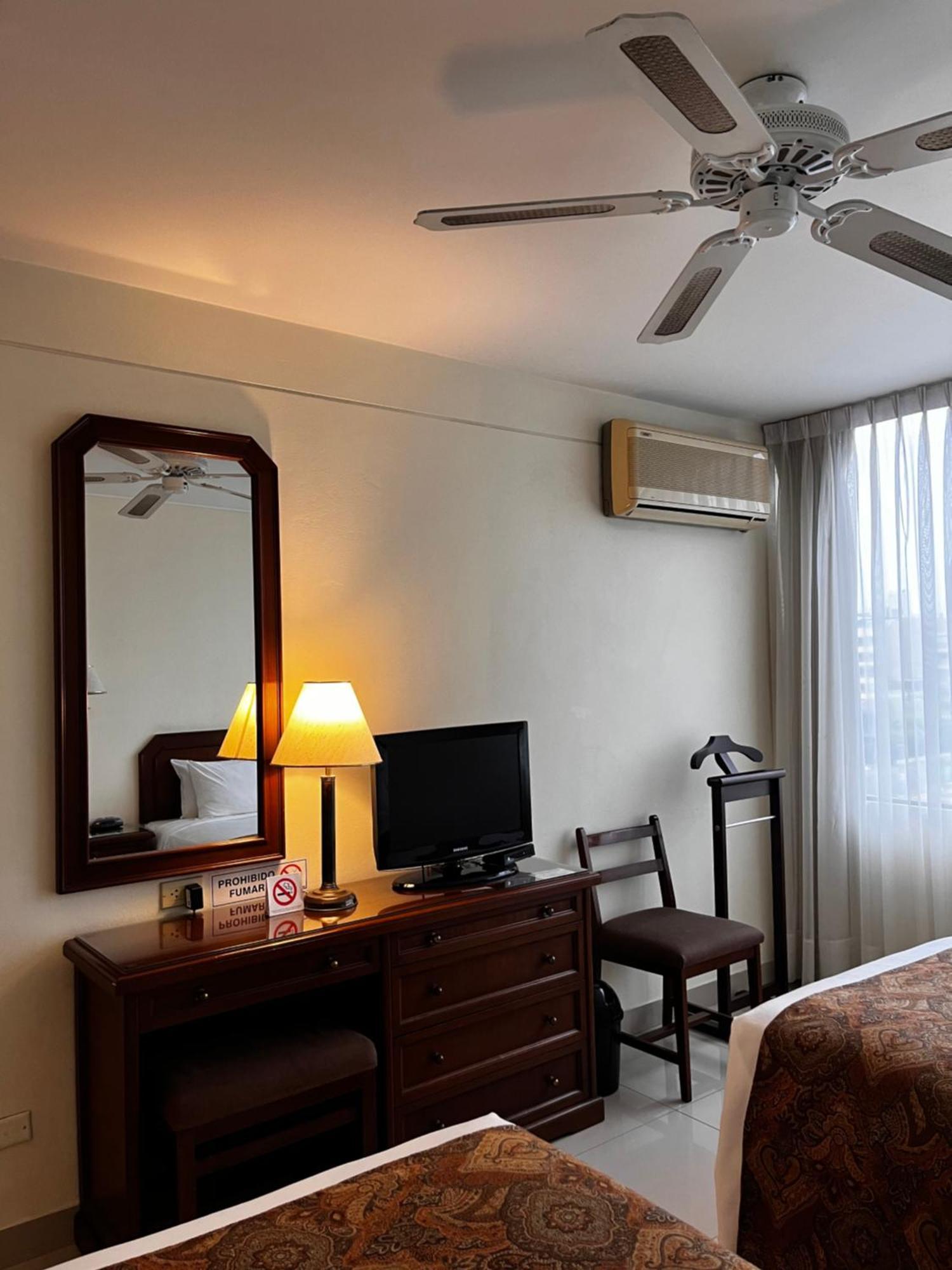 Hotel Boulevard Lima Luaran gambar