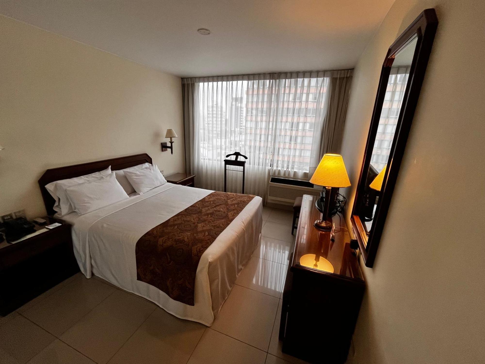 Hotel Boulevard Lima Luaran gambar